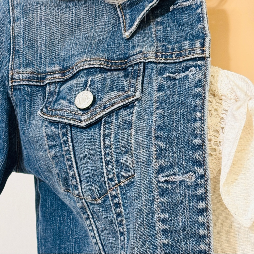 The Gap Light Blue Stretch Jean Jacket Sz Medium - Picture 3 of 14